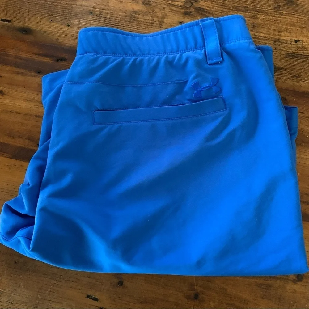 Under Armour Loose Fit Royal Blue Grip Waist Performance Shorts Golf Sz 38